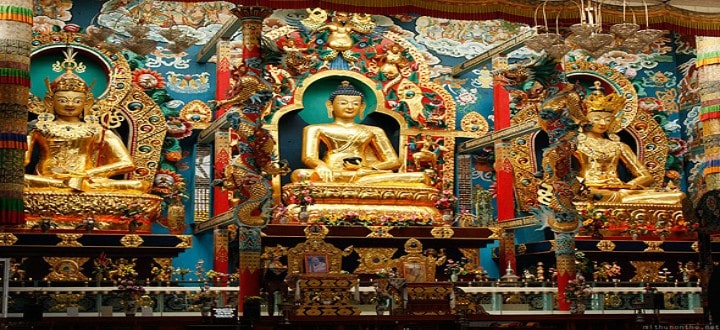 bylakuppe-buddhist-golden-temple