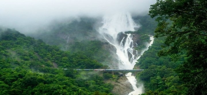 dudhsagar-falls-in-goa