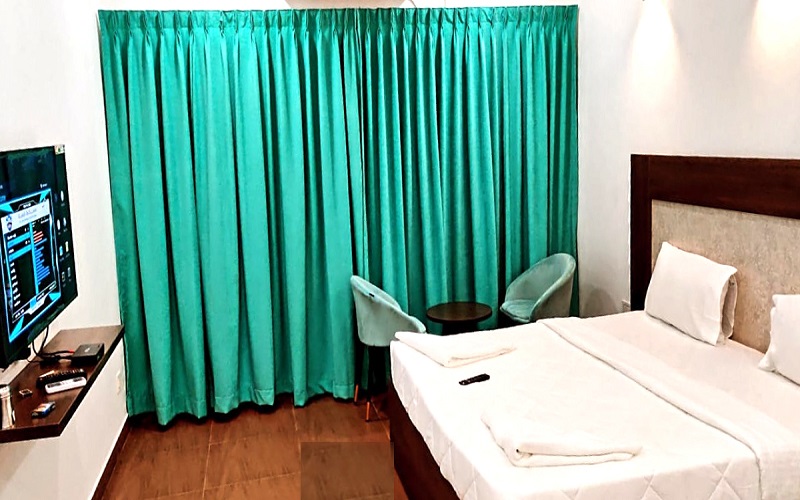 Deluxe Double Room A/C	