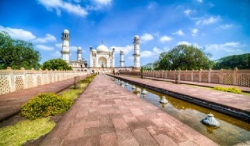  Hyderabad to Shirdi-Shani Shingnapur-Ellora-Grishneshwar-Aurangabad Tour Package By Train