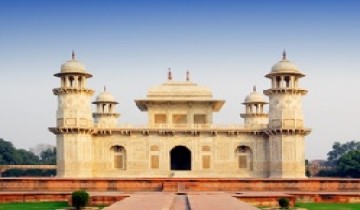  Full-Day Agra Tour Package by Car