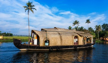  3 Nights-4 Days Munnar-Alleppey Tour Package from Bangalore