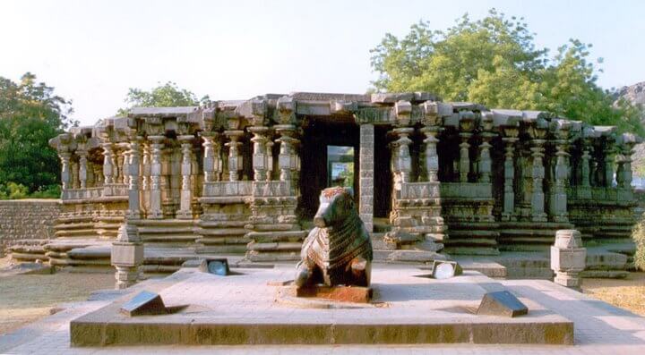 1000 Pillars Temple