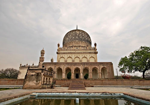 Qutub-Shahi-Tombs-in-hyderabad